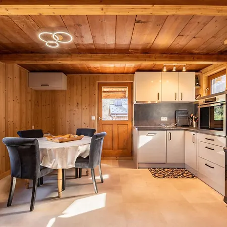 Chalet Authentique - Vue Sur Le Mont-blanc